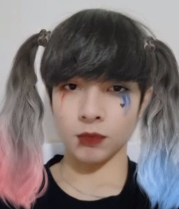 SarahnghaeSB19's tweet photo. pARANG JOKER AT HARLEY QUINN ANG GALAWAN AHIHIHIHI 

@SB19Official #SB19 
Listen to #Bazinga_SB19 https://t.co/jTXgmHZZCa