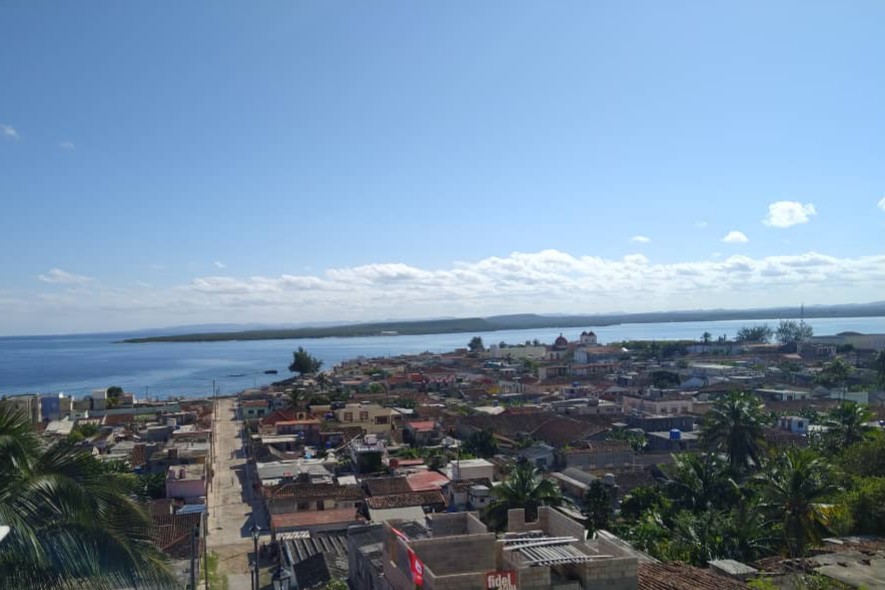 MMarreroCruz's tweet photo. La hermosa ciudad de #Gibara, la Villa Blanca de los cangrejos, se viste de gala para celebrar el aniversario 205 de su fundación. Múltiples han sido las actividades de mejoramiento y reparación, en ocasión de esta fecha. Muchas felicidades!!!
#Cuba https://t.co/mLCq02TmxV