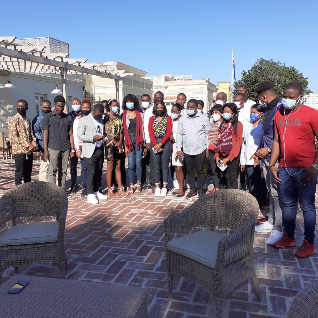 VictorGaute's tweet photo. Fin de Semana, la #SolidaridadVsBloqueo .
#Haiti 🇭🇹 #Japón 🇯🇵#Rusia🇷🇺,#EEUU🇺🇸,#Vietnam 🇻🇳los amigos presentes y la gratitud de #CubaVive🇨🇺.
También seguimos compartiendo con los hermanos, esta vez #HenryReeve #Bahamas🇧🇸
@DiazCanelB @DrRobertoMOjeda @fernando5hicap 
Venceremos! https://t.co/ql8Stq1bKu