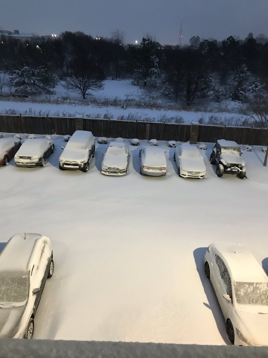 aroymb's tweet photo. Here comes the snow. Havenโt seen accumulation like this in years (not a lot of snow at the beach)
#SCsnow https://t.co/409tk29QQm