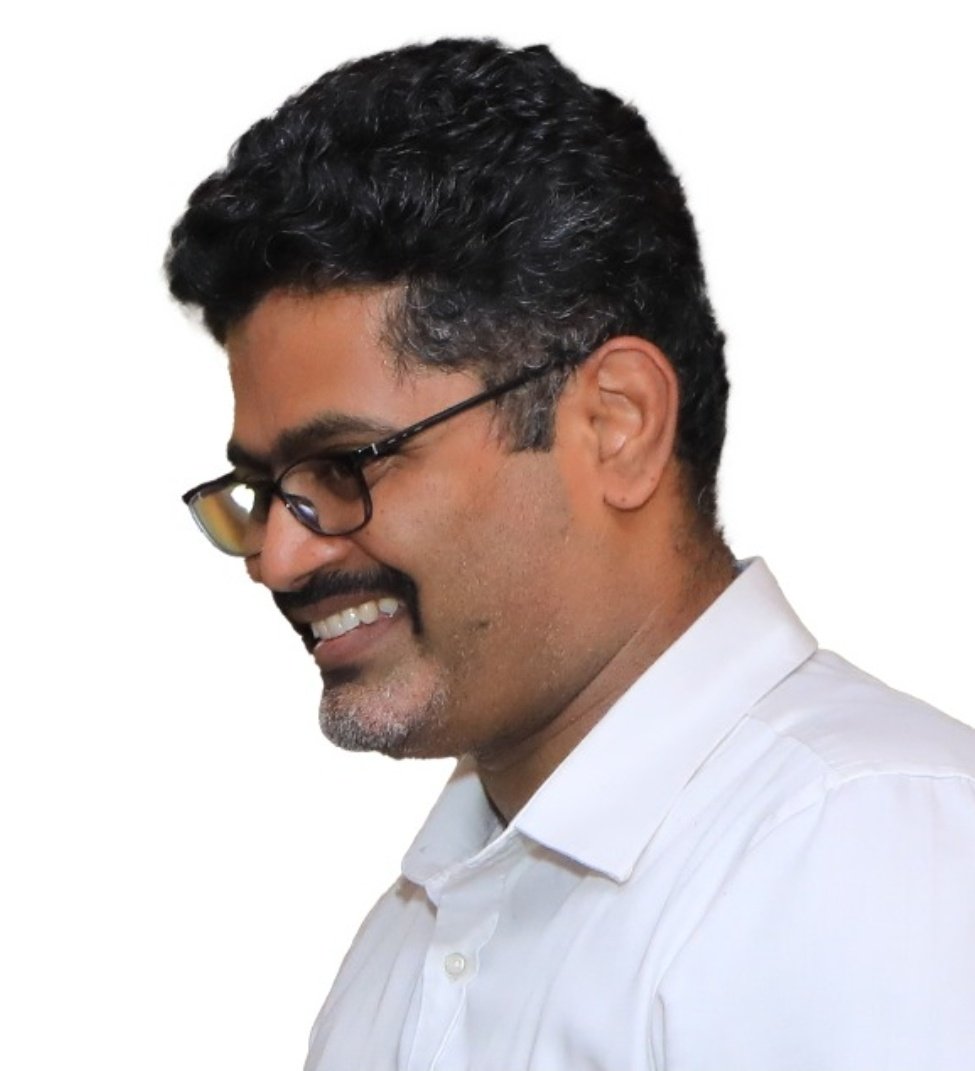 BuddyVolunteers's tweet photo. #KnowYourBuddy @shetty_vikram a passionate #CovidWarrior #ITPROFESSIONAL who has helped @NammaBengaluroo fight #Covid_19
We salute @shetty_vikram for his service https://t.co/iTtfxNMtmx