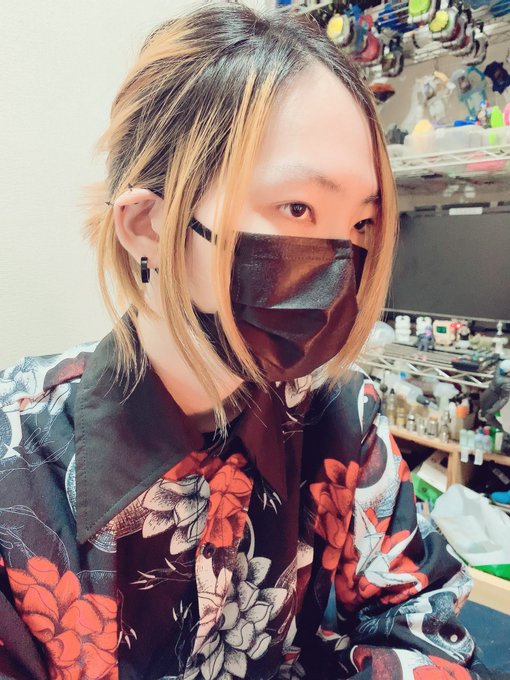 黒いマスクを購いました。 