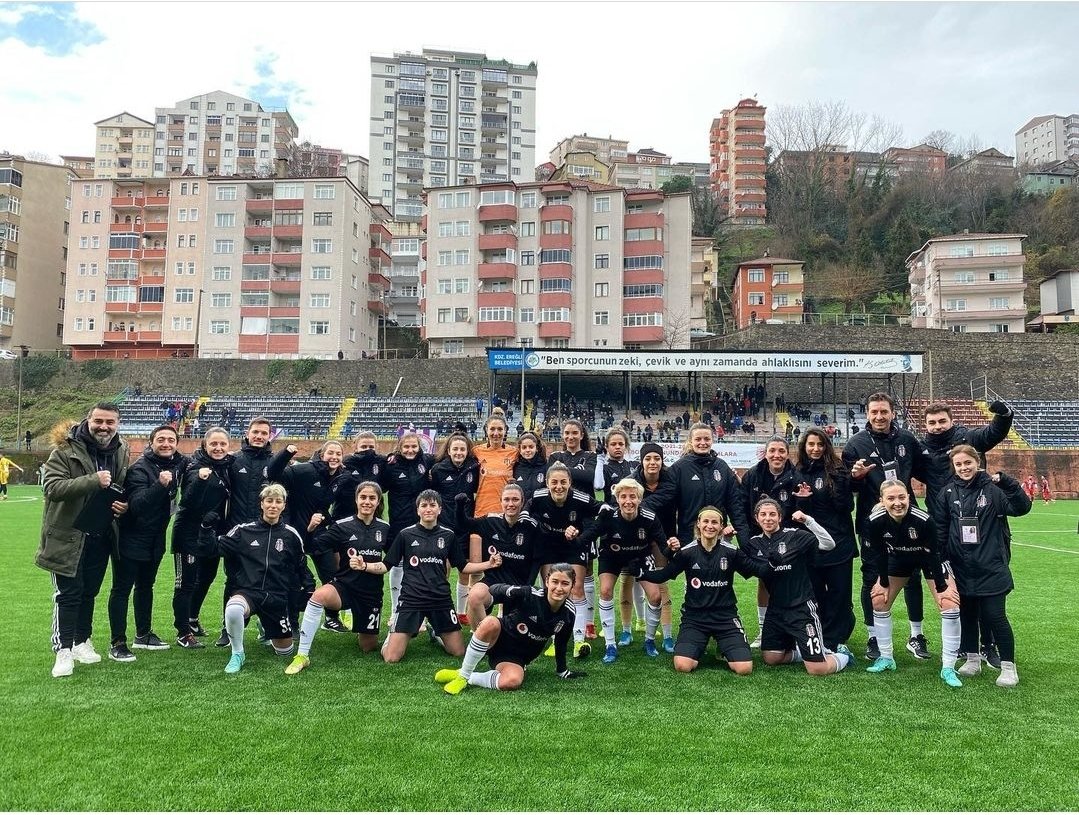 pmajanss's tweet photo. Turkcell Kadın Futbol Süper Ligi nde Beşiktaş 6.haftanın sonunda hem A hem B grubunda 6 maçta da 3 puan alan tek takım durumunda https://t.co/xP1KguHZoC