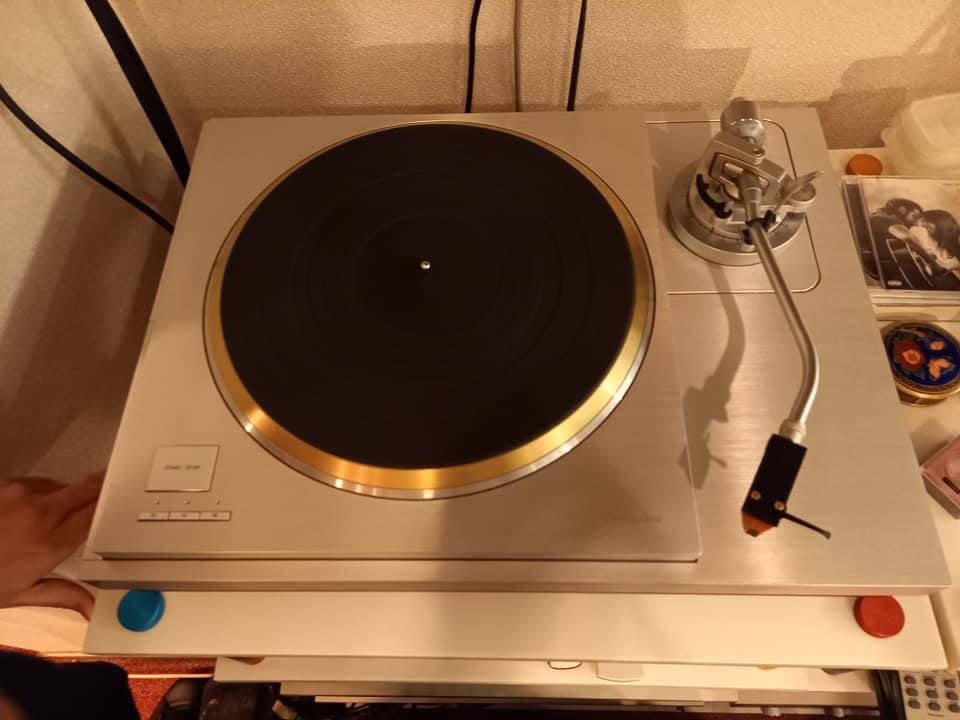 kanae555's tweet photo. 今日伺ったお店にいた
フォトジェニック君達
Technics × Analog Relax
美しいな
#オーディオはインテリア
#Technics #ターンテーブル #AnalogRelax #カートリッジ https://t.co/OJvfdZn0H9
