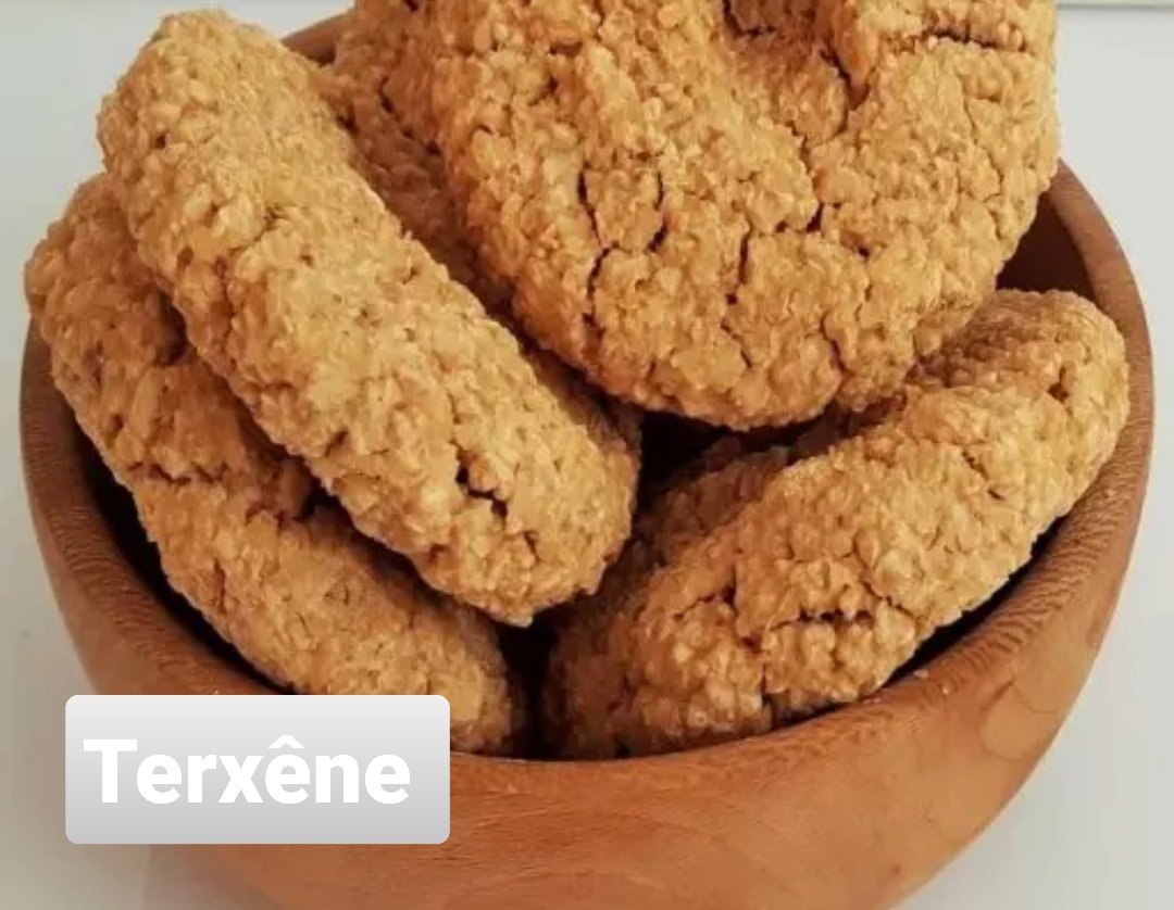 kurdikermashani's tweet photo. #Kashk is made from drained yogurt or drained sour milk by shaping it and letting it dry.
#Terxêne is a dried food ingredient, based on a fermented mixture of grain and yoghurt or fermented milk.
#TwitterKurds https://t.co/lPatB1lD90