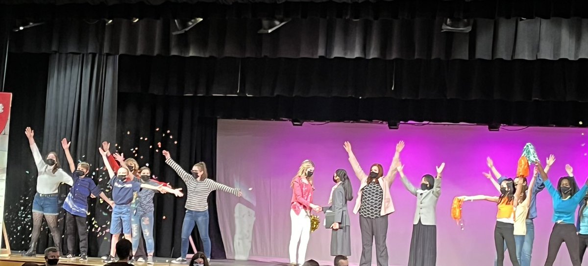 Thank you to all those students and staff members who made Roth’s musical, Legally Blonde Jr., a success this weekend!  Kudos!  <a href="/MrsMacko/">Kerry Macko</a> @DonnaWatts_1 #rhpride