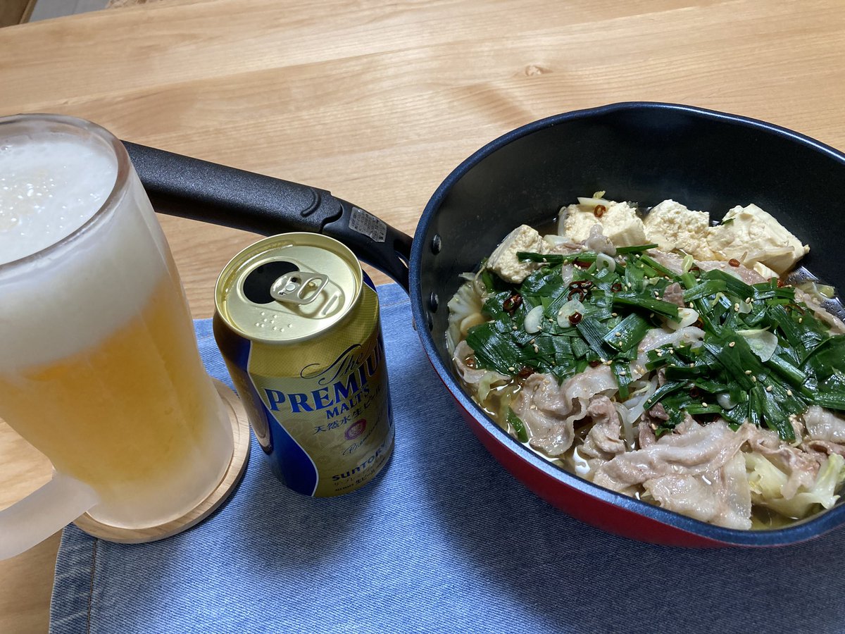 craft_0315's tweet photo. プレモルジョッキ🍺
もつ鍋風鍋🍲 https://t.co/NCfTyEphZB