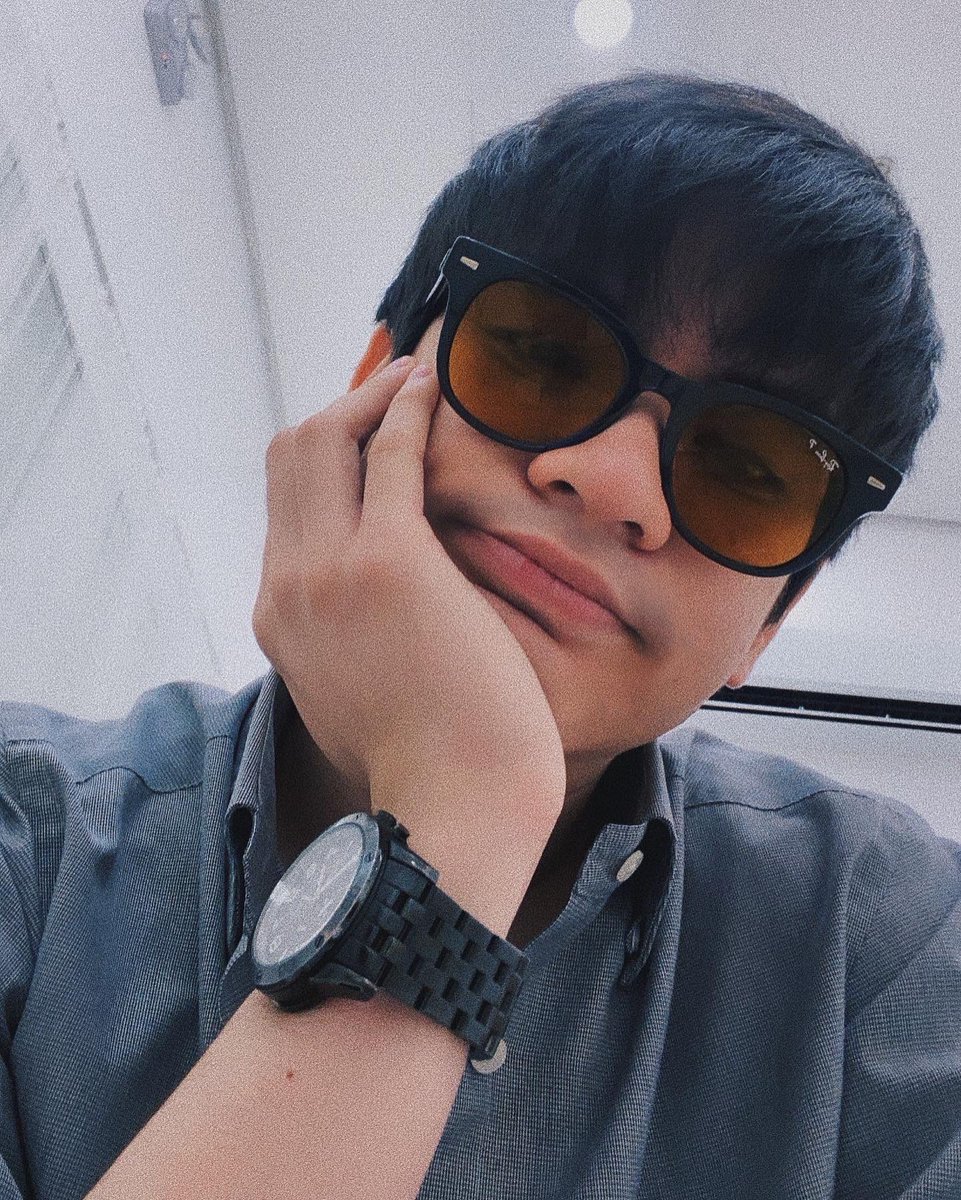 thejairusaquino's tweet photo. whachu lookin’ at? https://t.co/BZysZcdy0g