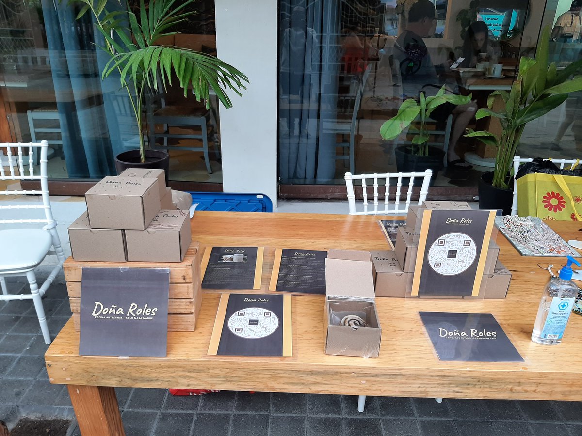 fmirafuentes's tweet photo. Hoy en #PlayaDelCarmen roles de canela de Masa Madre de Doña Roles! Hotel Palm, calle 8 entre 5ta y 10! Descuento especial para locales https://t.co/FRJUyFKxlo