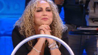 c__auroraa's tweet photo. dimmi che sta cantando alex senza dirmi che sta cantando alex: #Amici21 https://t.co/ef3g2PDNiH