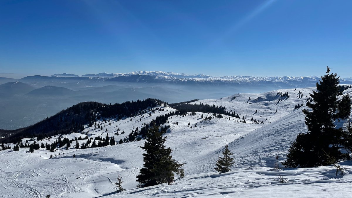 ceeidentity's tweet photo. Not in Mavrovo for https://t.co/3bWJdwwvmc, but still a great business trip. #wintermavrovo #snowshoeing #stellarlab https://t.co/MRXdPtlnG7