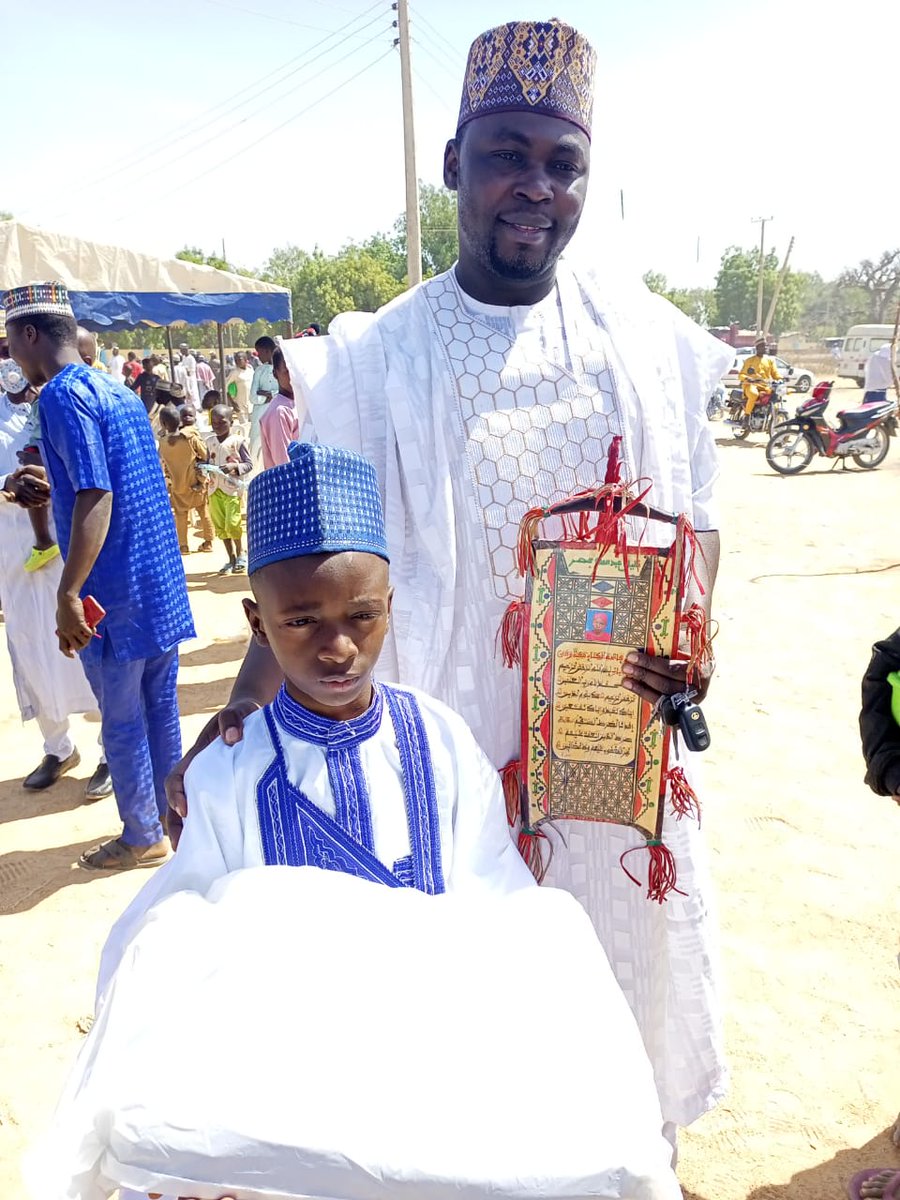 UsmanSolo's tweet photo. Being a Hafiz e Quran is a true blessing of God. I’m glad that you are one of such blessed people. I wish you very much success in your life. Khaleel @MaleekBhai 👌👌👌
#QuranicGraduation https://t.co/8A32Ev2rI5