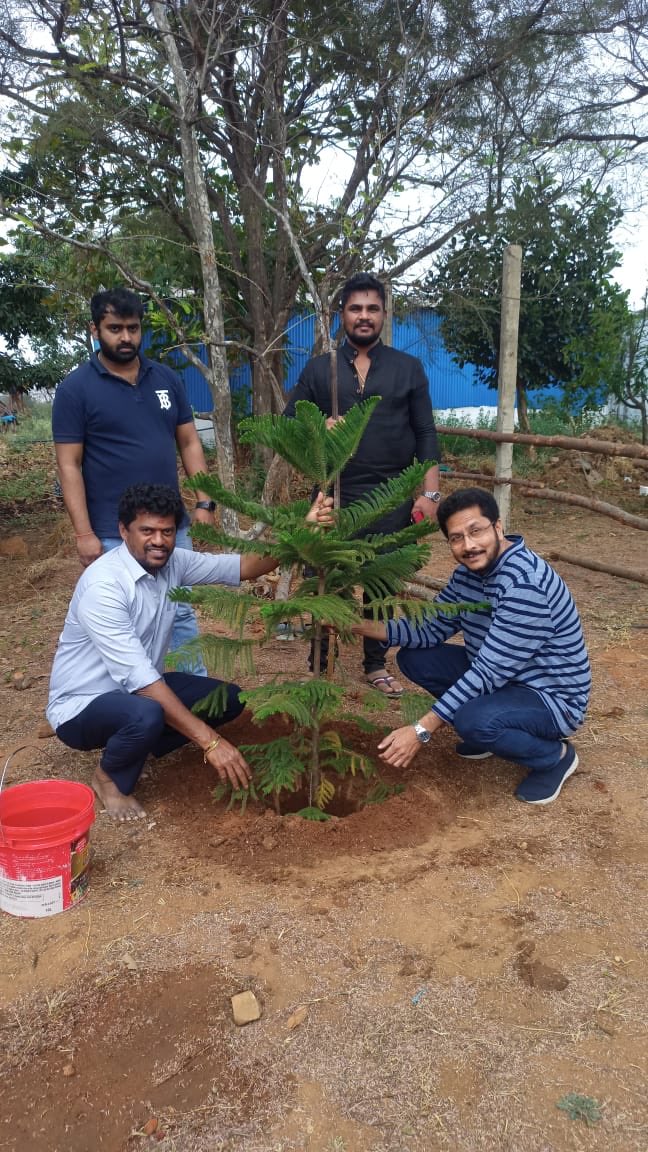 azamalitrs's tweet image. Planted a Christmas sapling on the birthday of V Srinivas Reddy ex Corporeter, as a initiative of green India challenge ⁦@MPsantoshtrs⁩ ⁦@KTRTRS⁩ ⁦@GadwalvijayaTRS⁩