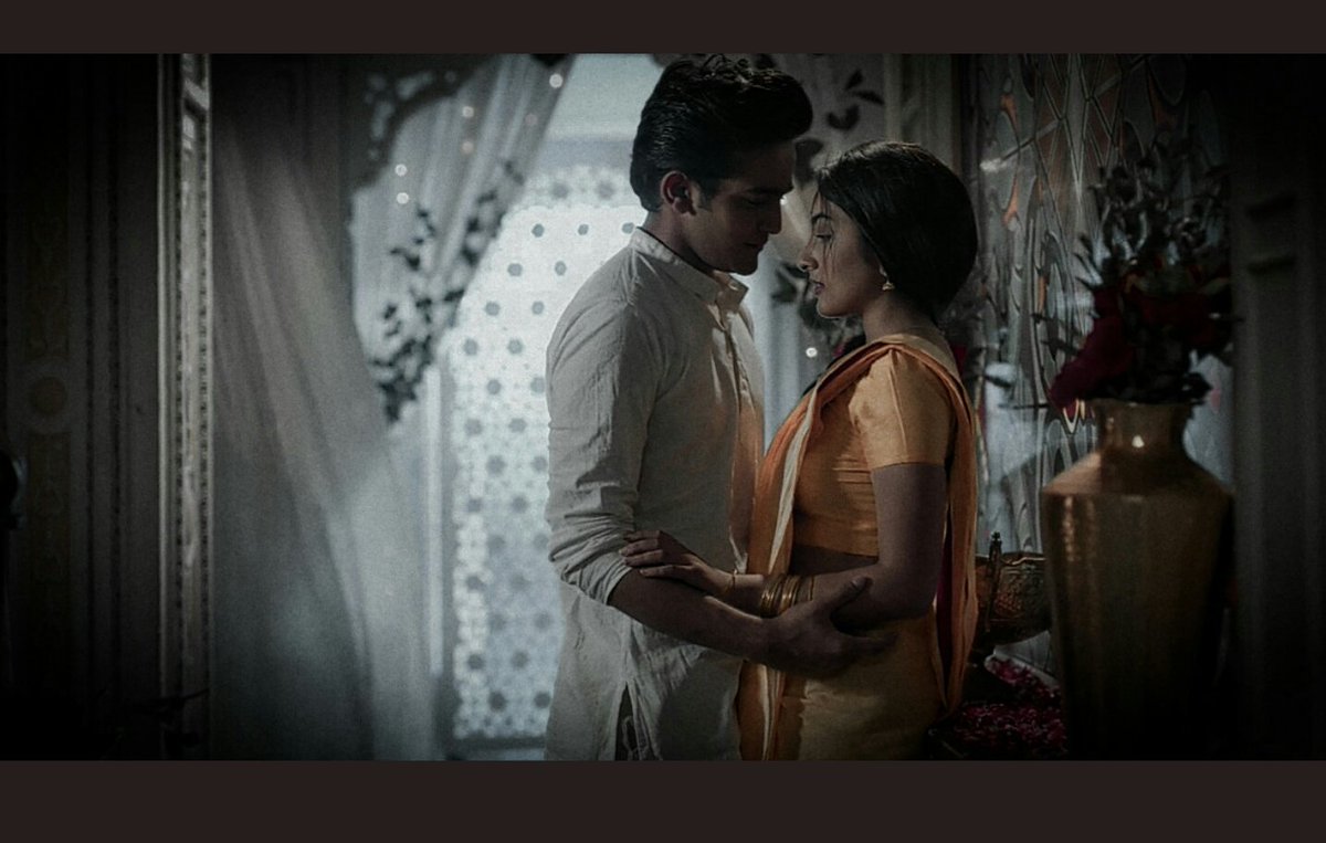 its_1507_B's tweet photo. छूलों बदन मगर इस तरह
जैसे सुरीला साज़ हो
अन्धेरें छुपे तेरी ज़ुल्फ़ में
खोलो के रात आज़ाद हो
आँचल को सीने से ढलने दो ज़रा
शबनम की बूँदें फिसलने दो ज़रा
लम्हों की गुज़ारिश है ये पास आ जाए
हम हम तुम

DAZZLING ANVISHT https://t.co/TOOOjzcpco