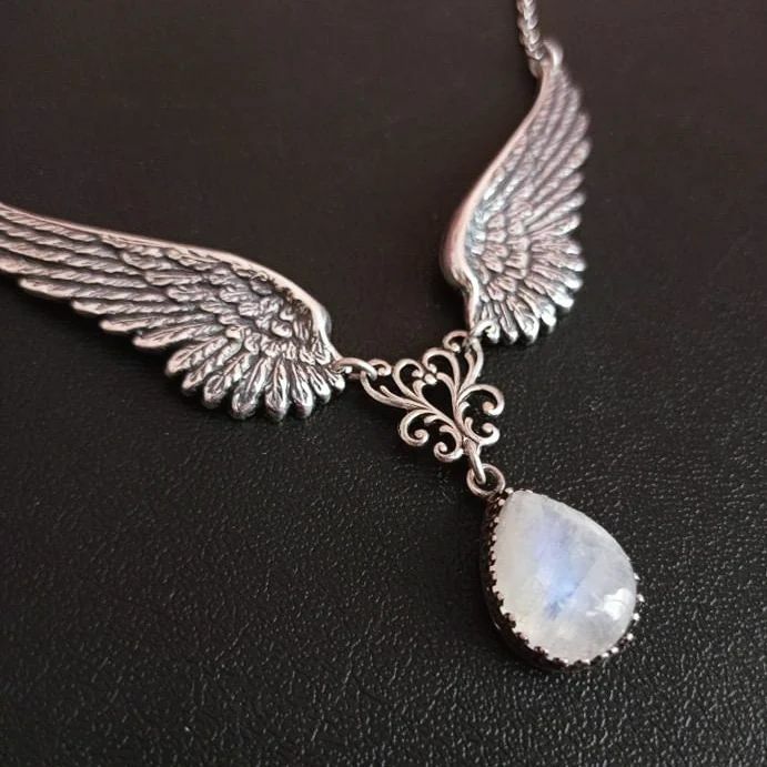 Aranwen's tweet photo. Thanks 🖤! ★★★★★ "Hello,
just purchased this piece of jewellery and the packaging was very meticulous, the piece itself is lovely and it arrived  promptly.
Thank you Vicky, we will be in touch for more!" Konstantinos https://t.co/3Rqi2awOwR
.
#jewellery #jewelrylover #je… https://t.co/66eTL1Y3vc