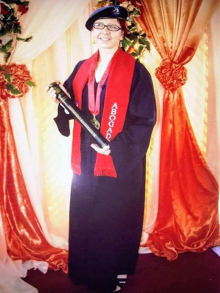 Me graduó de licenciada de abogada de la República del recuerdo año 2015