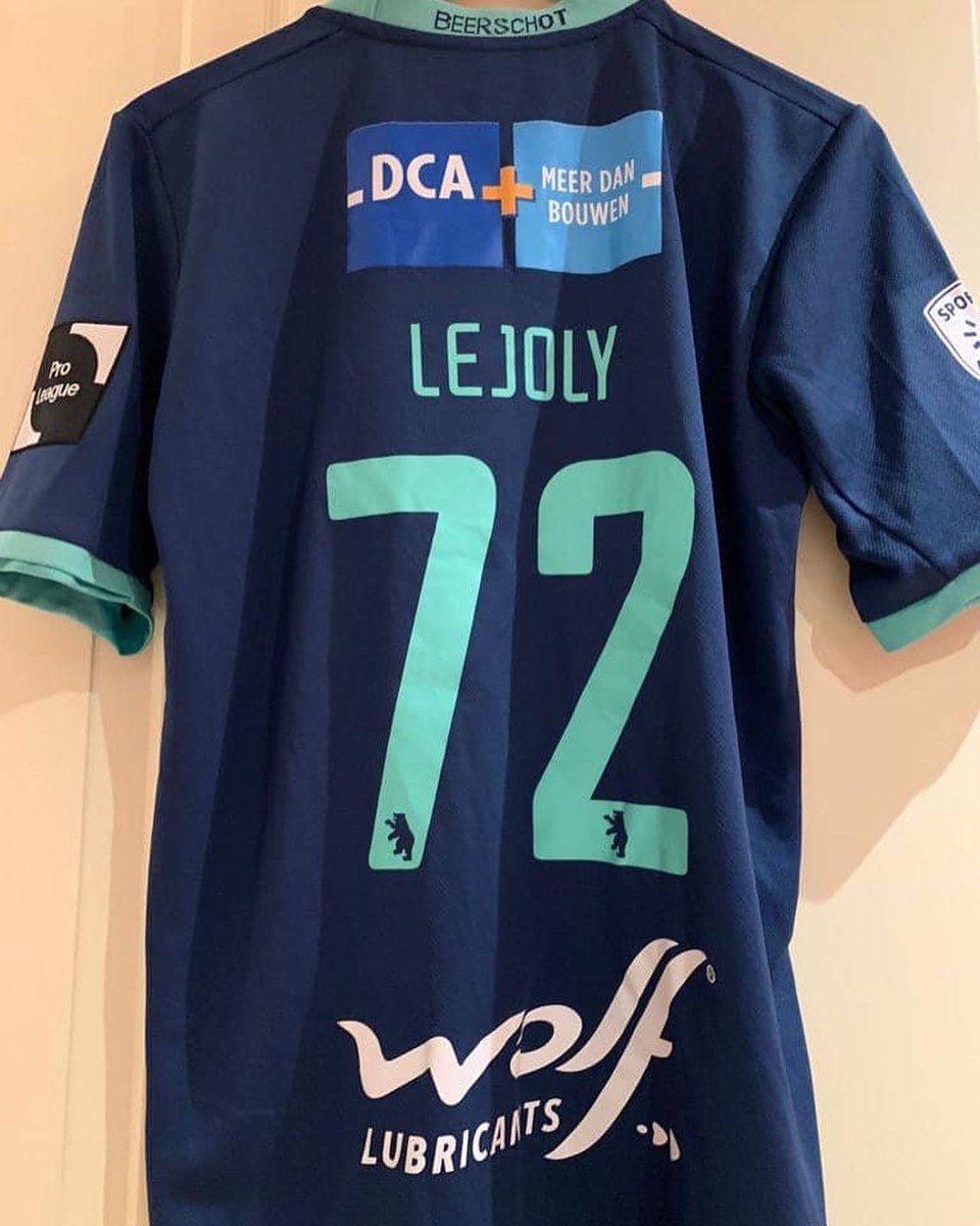 KFCBRASSCHAAT's tweet photo. Voor het goede doel, speler U12 (Jef) heeft helaas geen woonst meer omdat deze  is afgebrand. Daarom deze veiling om Jef en zijn familie te steunen! Bieden kan tot 28/5/2022

BIEDEN EN DELEN IS DE BOODSCHAP !

💛#kfcbrasschaat 💙 https://t.co/bNsrYYNjZ5