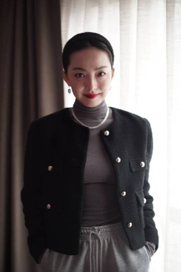 feier2021's tweet photo. #女王  新穿搭，天气转凉，记得多穿衣服哦！ https://t.co/OWwqOrPvbD