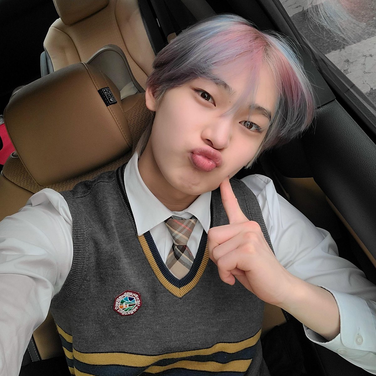 Seondetails's tweet photo. NÃO ACREDITO QUE O SUNOO ESCONDEU ESSE CABELO DA GENTE https://t.co/lwtyH5uCci