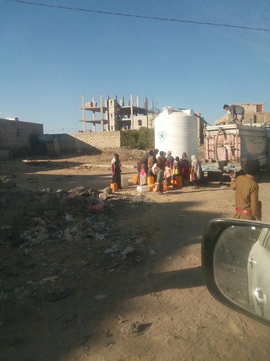 Just finished our first water tank campaign with @IAMLLUCIANA. These water tanks, spread across 5 districts, are larger than the ones <a href="/UNICEF/">UNICEF</a> are providing with their multi-million dollar budgets. And they'll be full all-year-round in this famine stricken country (1/4)
