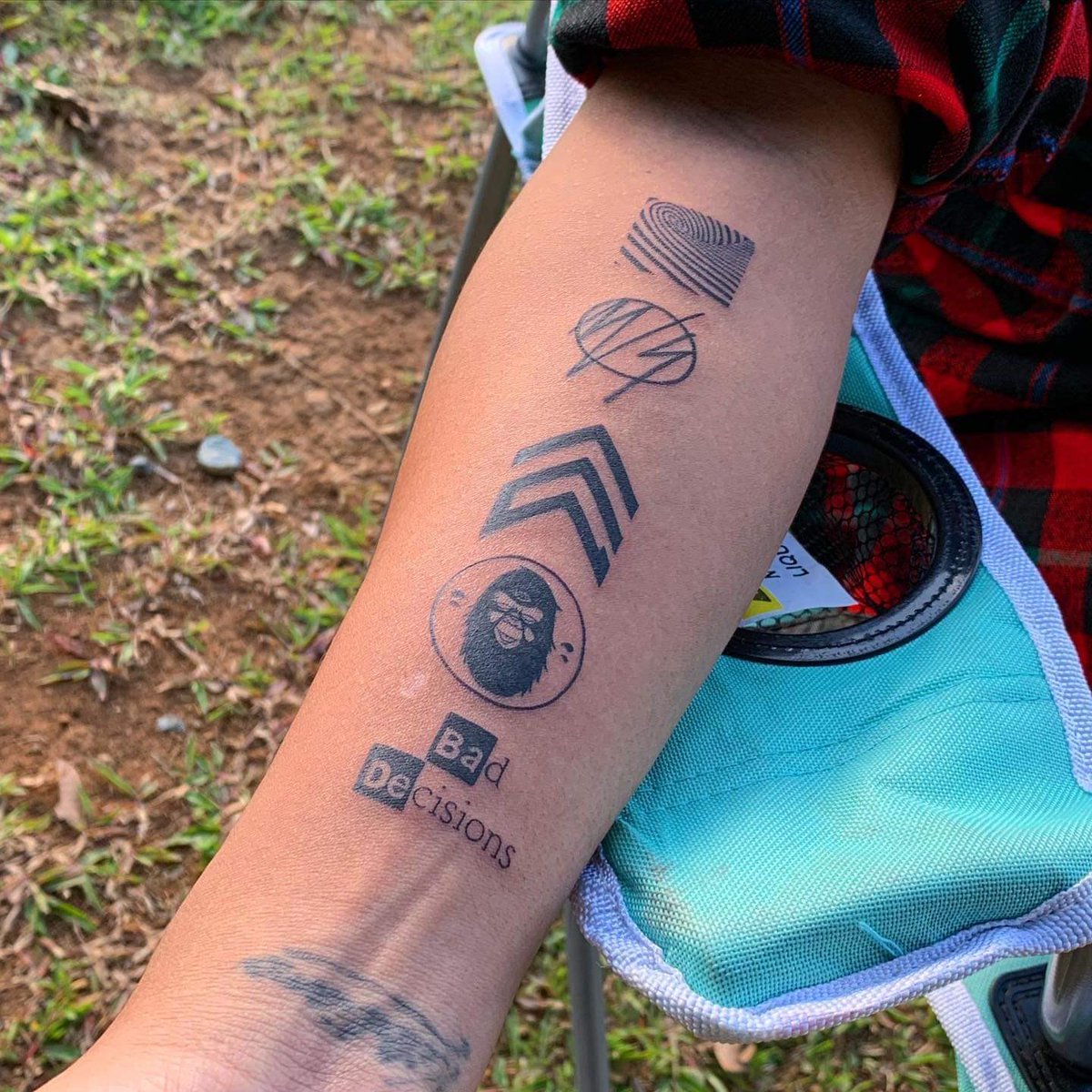 Have you spotted the fresh ink on this general’s arm? 💪🏽

Reposting <a href="/BassReliefMusic/">Bass Relief</a>:

Down For Life❤️❤️❤️
#BassReliefMusic
#MonoStb
#AssemblyGenerals
#GoSmokeMary
#BadDecisionsWed