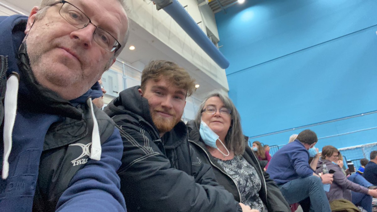 Andyhossack's tweet photo. @MissLeszniwskyj Watching Syd netball for SevernStars play at SGS Filton. Warmer than watching rugby#netballsunday https://t.co/pUESp7Zp89