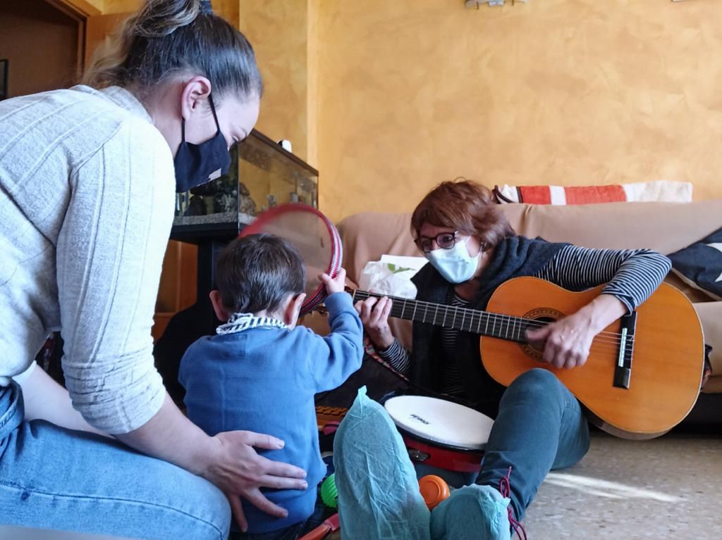 L’ospedale Sant Joan de Déu porta la musicoterapia nelle case dei suoi pazienti più piccoli dlvr.it/SHDDyw