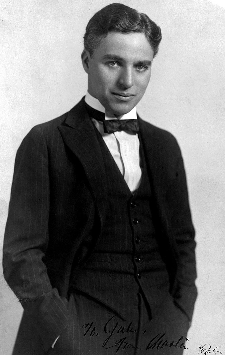 denise_septem's tweet photo. Charlie Chaplin est décédé à l'âge de 88 ans.
Voici ce qu’il nous a dit…

Rien n'est éternel dans ce monde, pas même nos problèmes.

J'aime marcher sous la pluie, parce que personne ne peut voir mes larmes.

Le jour le plus gaspillé dans la vie est le jour où nous ne rions pas. https://t.co/axGR3csRgc