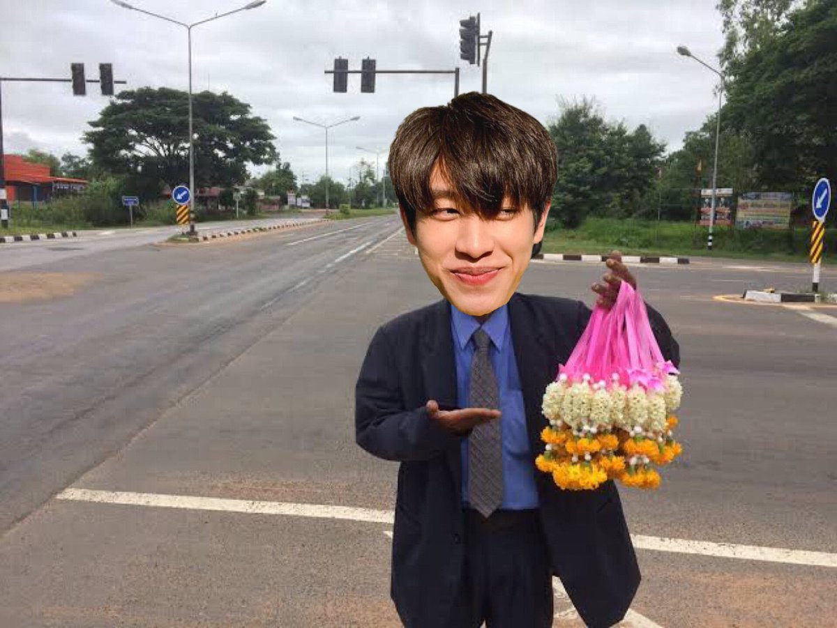 yousayulupme's tweet photo. ถ้าปลื้มจับพวงมาลัยแบบนี้ไม่เอานะ เอาพวงมาลัยรถนะ5555 #หมูทะที่เด็กลาดกะบังเลือก https://t.co/h1L7XQyqgv