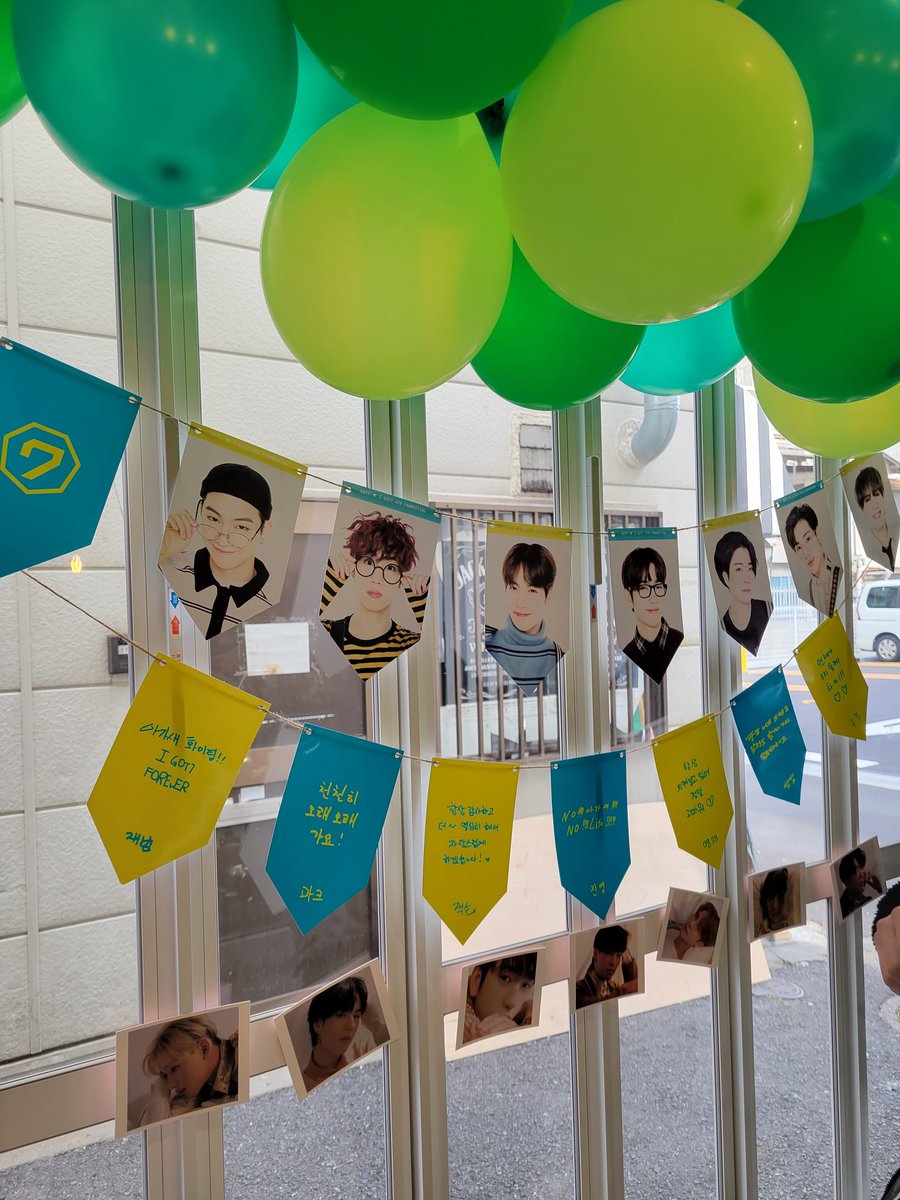 ta_youngot7's tweet photo. 大阪でも8周年お祝いイベント開催して頂きありがとうございます！
トレカとホログラムステッカー嬉しかったです❤
とても素敵な空間でした😊
@_got7_forever_ 様
@CafeTIAM 様

 #GOT7_FOR8EVER   
 #갓세븐_8주년_우린우리대로간다 https://t.co/r0Fp2vYzko