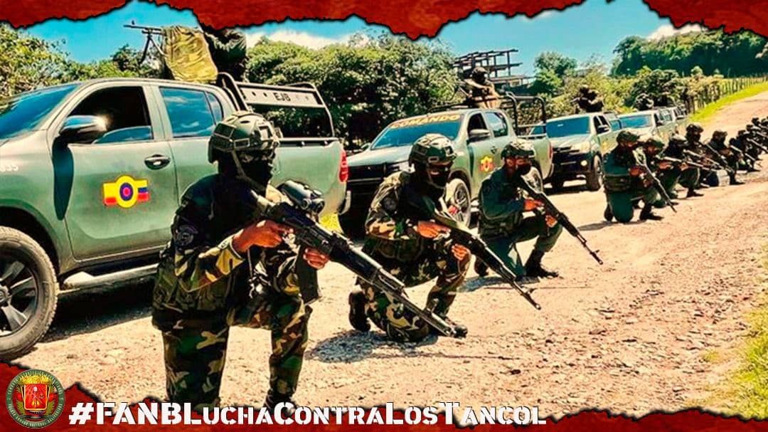 centineladelaf1's tweet photo. #16ene||#25BrinfMec|| La #25BrinfMec se mantiene en apoyo constante a la lucha con los TANCOL, y grupos generadores de violencia quienes serán neutralizados uno a uno.
@somos_ejercito 
@ZODITACHIRA21 
@centineladelaf1 
#EjercitoYPuebloInvencibles https://t.co/UeYHCB1JsZ