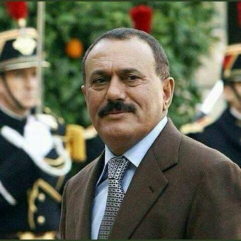 الإخوان لا يختلفون عن أنصار الشيطان في شيء فكلاهما ينكثون العهود والإتفاقيات، وتجربة الزعيم صالح معهم الذي منحهم الكثير من المناصب الحكومية دليل دامغ على خيانتهم بقيادة علي محسن فوقفوا وحرضوا ضده عندما عزلهم بعد أكتشافه أنهم جماعة تتخذ الفساد سلماً لبقائها اطول
#حرية_اليمن_السعيد