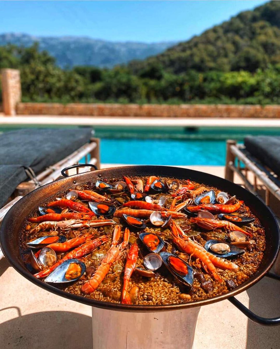 Monicatror's tweet photo. Bon profit 🥘 #Nomen #Paella #Paellas #paellaencasa #paellalicious #paellavalenciana #paellaparty #paellalovers #paellademarisco #paellatime #arrozabanda #Deltebre #deltadelebro #terresdelebre #descobreixdeltebre #ilovecatalonia   #arroz #mardelplatalimousines @NomenFoods https://t.co/j14FvZqKta