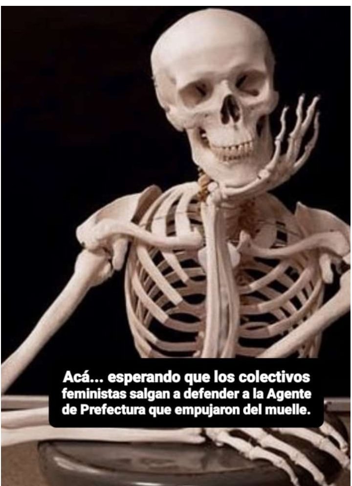 beatriz_urioste's tweet photo. A las que marchan, a las feministas diputadas, a la intendenta,  a las políticas que luchan marchando por 18 de julio, no las escuché repudiar está acto contra la agente de prefectura. LAS LEO 🤔 https://t.co/0RyL3ZkHgL