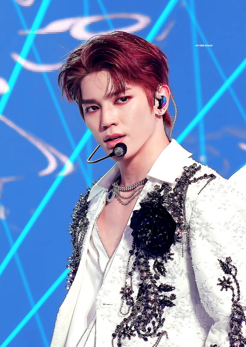 How ironic that they stuff me in a white suit when I prefer my clothes drenched in the blood of those who assume they stand a chance against me in a duel. To make it worse, this shot looks like there’s a fucking halo attached to me. At least they made me look drop-dead gorgeous.