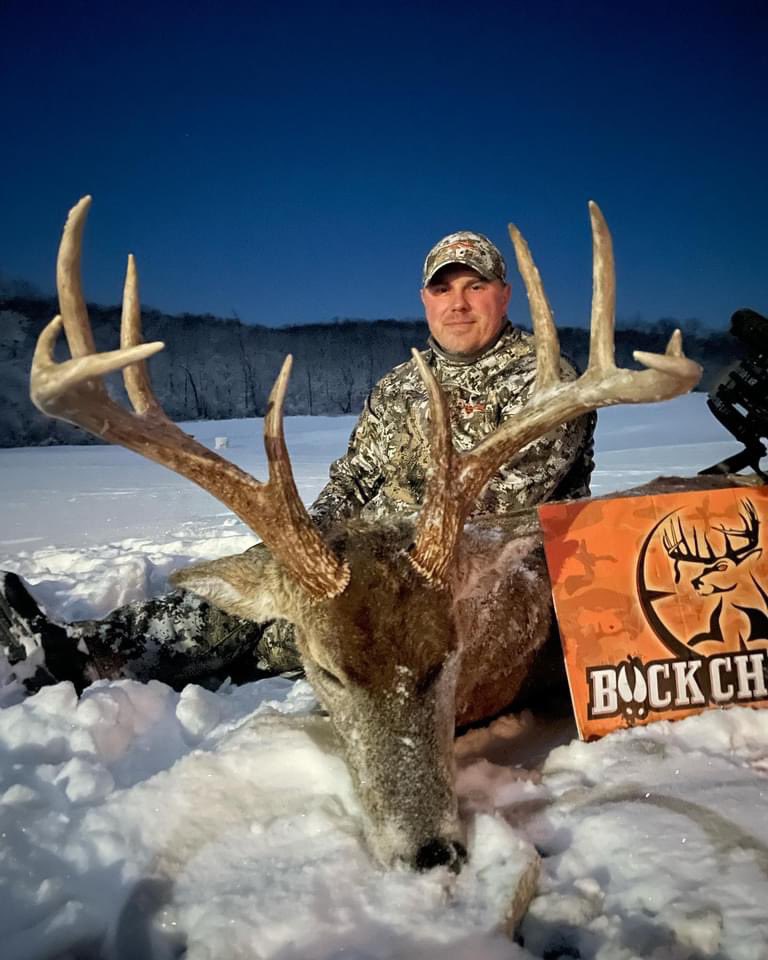 Buck_Chasers's tweet photo. Beautiful snow, tons of deer and another beautiful buck in the ground.  Big congrats to Stefan on a great 10. Our hunters are seeing hundreds of deer and several big boys are out feeding. One more day to make it happen. #bbd #illinoishunting #midwesthunting #archery #Outdoors https://t.co/s5smNJkOYq