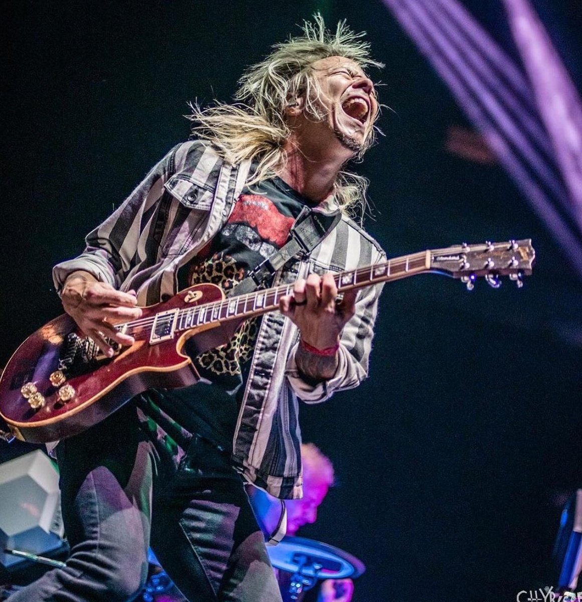 FOZZYROCK's tweet photo. Please join us in wishing a VERY Happy Birthday to #TheDukeOfMetal, @thedukeofmetal!!! #richward #fozzy https://t.co/KMkuowAaWC