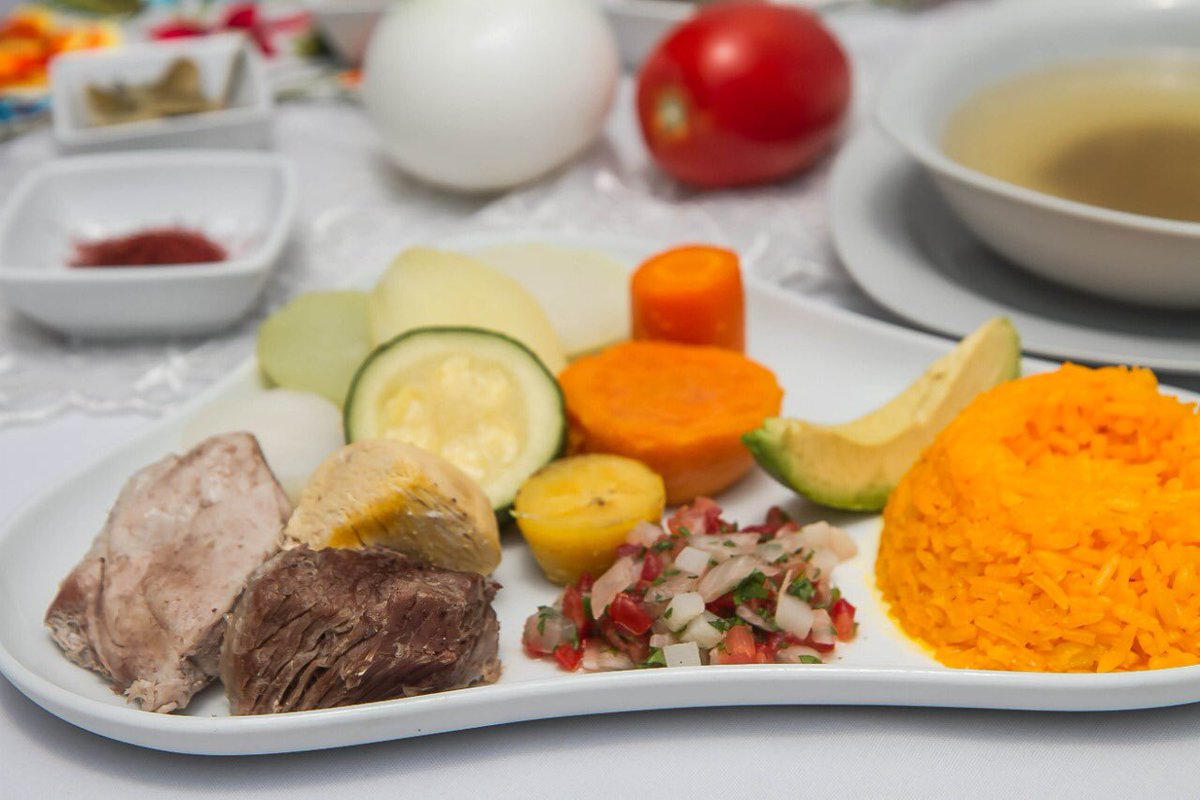 hanalku's tweet photo. @gabrielguerrac Excelente! Que delicia. Y si te animas, hoy también tenemos un Puchero de Tres Carnes al mejor estilo Yucateco! #comerconcaldo https://t.co/bfpltTUdnk