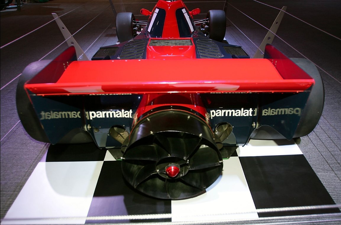CarrosLindosF1's tweet photo. Hoje contaremos a história do Brabham BT46B, um carro que resolveu dois problemas com uma solução bastante extravagante e conquistou um recorde que dificilmente será batido na história da F1. Segue o 🧶 https://t.co/qW45mRUSlU