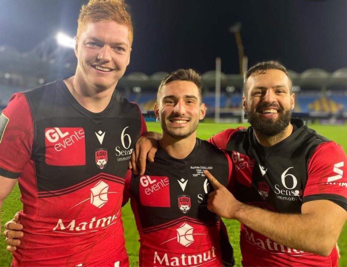 acturugby's tweet photo. 🏉🤣 L'improbable erreur de flocage sur le maillot de Baptiste Couilloud, lors d'Usap-Lyon 🔎▶ https://t.co/0lha9bqkKK #USAPLOU #Challengeup #Rugby #Insolite https://t.co/MbtdxCuB23