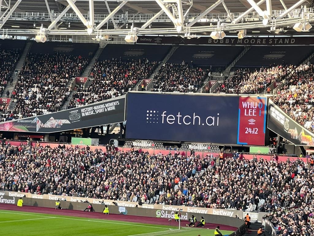 Fetch_ai's tweet photo. Looks like the free roaming https://t.co/kJ9URVpOul logo has decided to show up again at this location - 51.538811, -0.017136

See if you can spot us 📸 https://t.co/Vp9Vmj2bEc