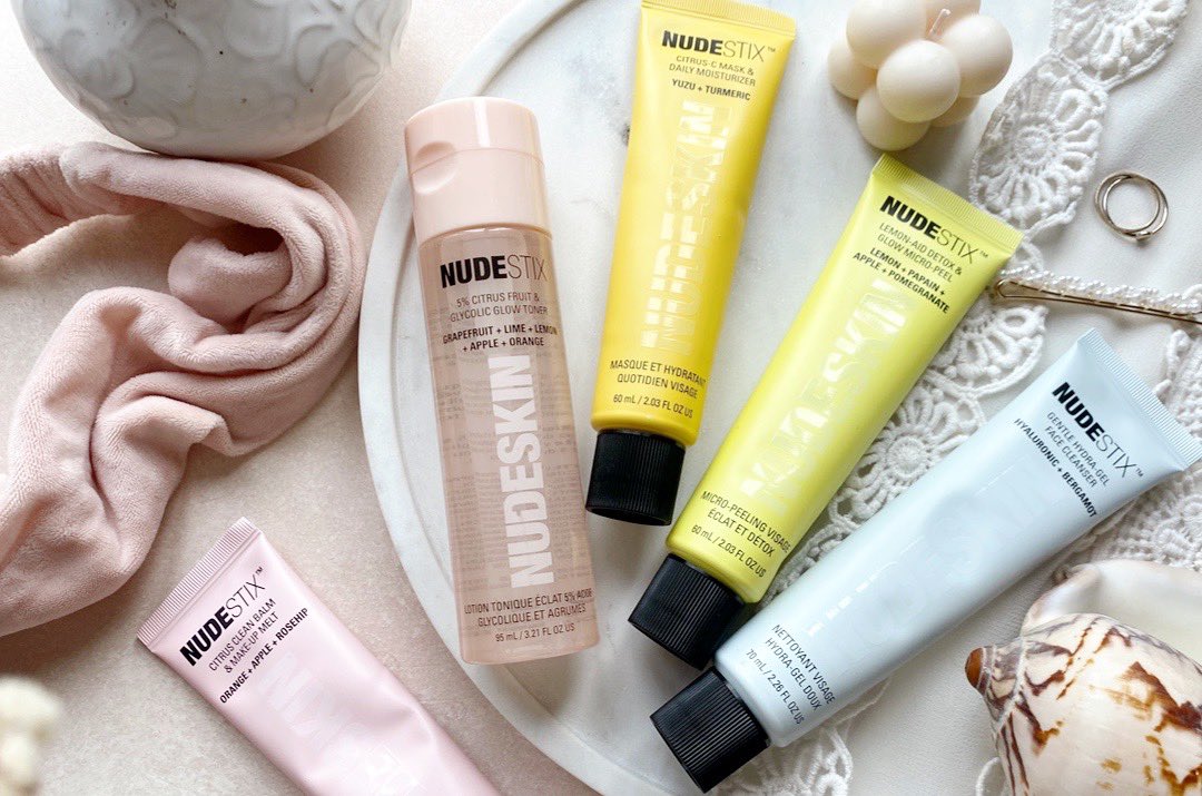 New blog post! All about NUDESKIN by <a href="/nudestix/">Nudestix</a> ❤️ Check out my review: violethollow.com/index.php/2022… 

*gifted #nudeskin #nudestix #skincare