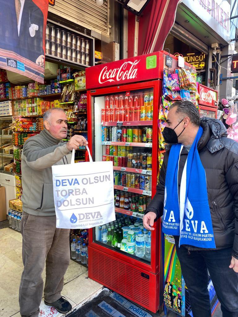 devateskilat34's tweet photo. BEŞİKTAŞ’ın DEVASI DEVA PAZARDA ile Pazar esnafı ile elele birlikteydi. 💧🌱👏👏👏 @drerhanerol @avmdemiral @devateskilat34 @bahadrozsoyy  soğuk bir Pazar günü ve bereler atkılar Beşiktaş Deva’dan 💧🌱👏👏👏👏 https://t.co/MB69LBcSD3