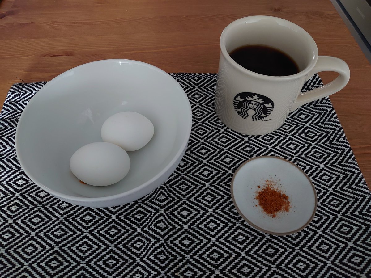 点検のためマンションが一日中停電することを忘れてて、事前準備は何もしていなかった😅 本日の朝食メニュー：燐寸でストーブに火をつけて淹れたコーヒー+冷蔵庫にあったゆで卵🥚🥚🍀