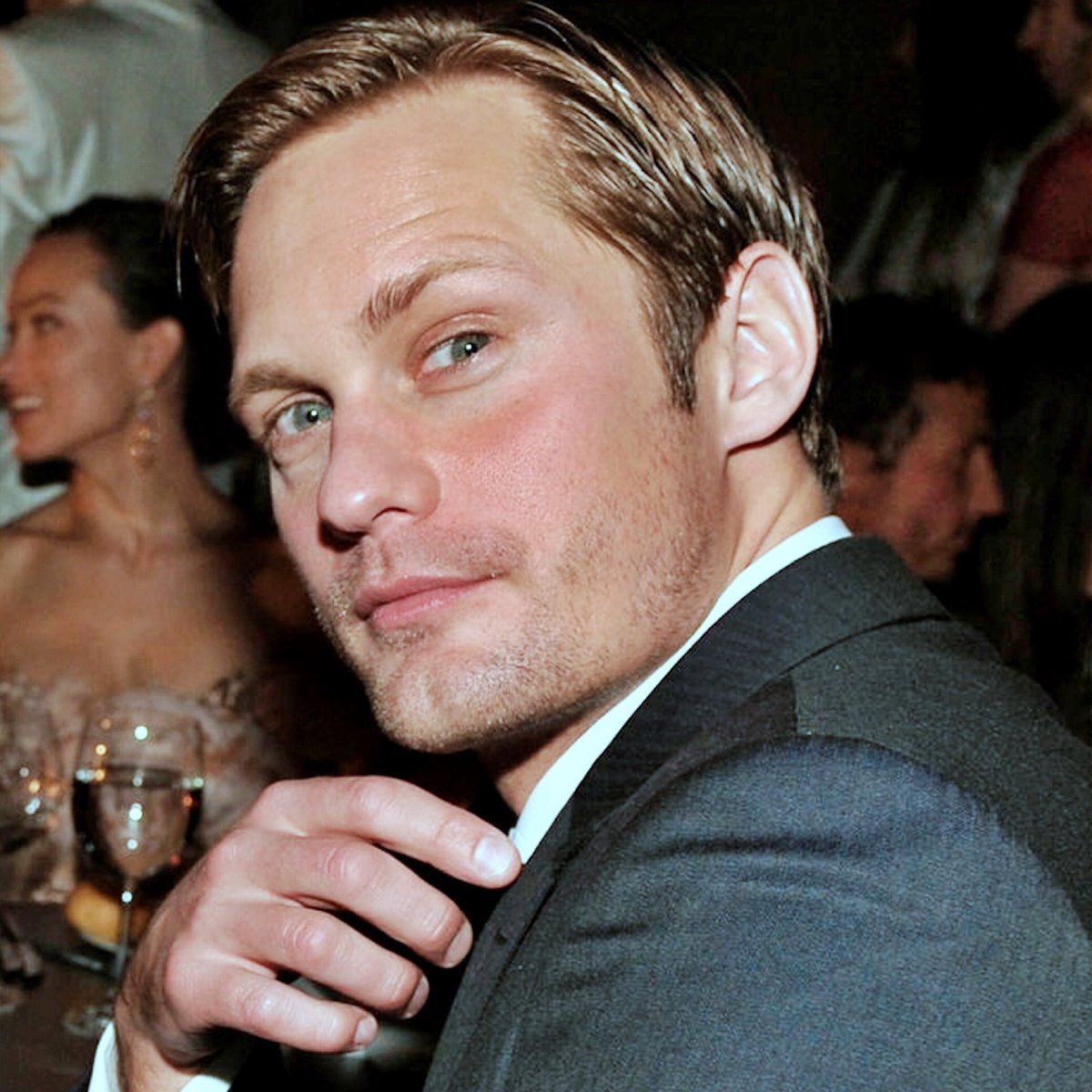😍😍 Happy Sunday! 12 years ago #OTD 
📸 Getty, BEVERLY HILLS, CA - JANUARY 16: Actor Alexander Skarsgard attends The Art of Elysium's 3rd Annual Black Tie Charity Gala 