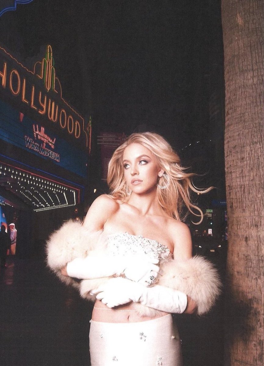 GAPOCVerse's tweet photo. Hey @MarvelStudios hear us out:  #XMen #EmmaFrost #WhiteQueen #XTwitter #FanCasting #Euphoria @sydney_sweeney https://t.co/80EDmXv2LA