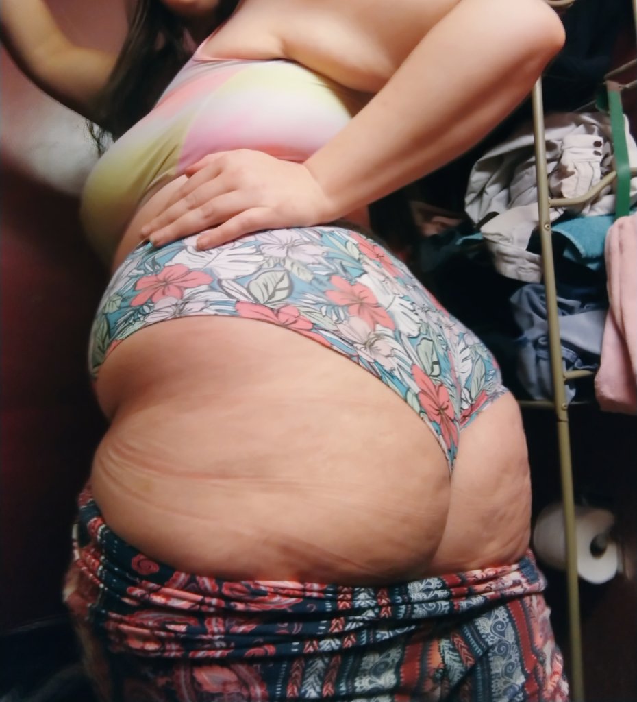 ThorenToots's tweet photo. Sum thickness
Booty getting thickerrrr
#me #booty #thick #farts #fettish #toottoots #choppa #thoren https://t.co/9538zshjBh