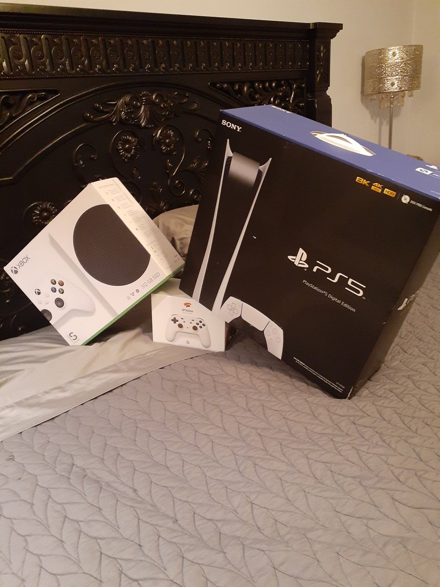 ray3473's tweet photo. OMG!  What are you doing in my bed! 😱 Get out! 
#PlayStation5 #XboxSeriesS #Stadia #Gaming #3some https://t.co/IpcIJ7AzS4