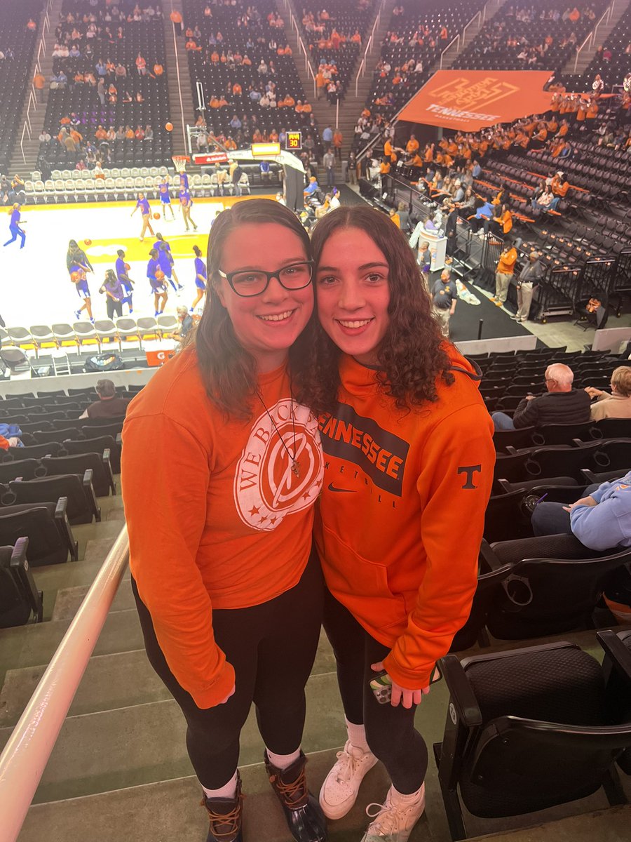 kspringer2001's tweet photo. #goladyvols https://t.co/d8tXeQ4eYL