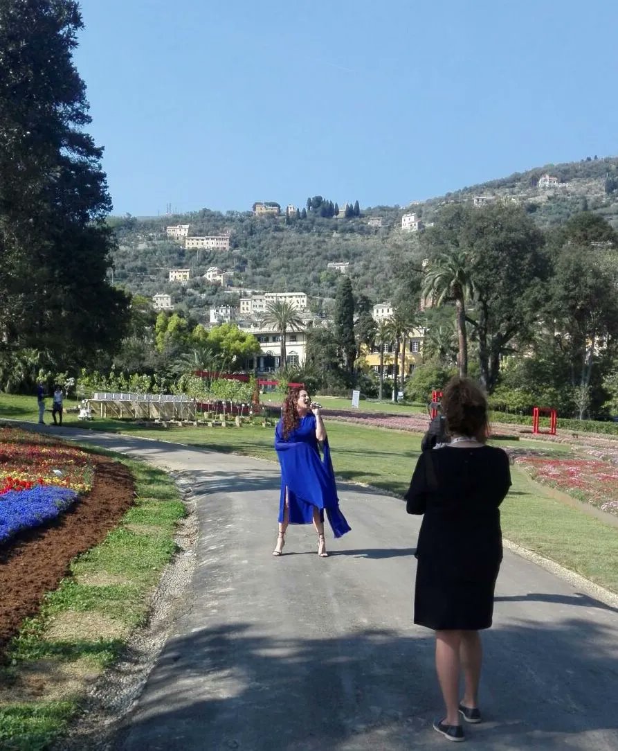 AlessiaRamusino's tweet image. Prove all'inaugurazione dell'esposizione internazionale dei fiori EUROFLORA 2018. 
Un grande onore essere stata madrina della prima edizione ai Parchi di Nervi e di aver portato fortuna all'evento con la mia #irisfields 🍀 🐞 🍀 🐞 🍀 
Auguro altrettanto all'edizione 2022